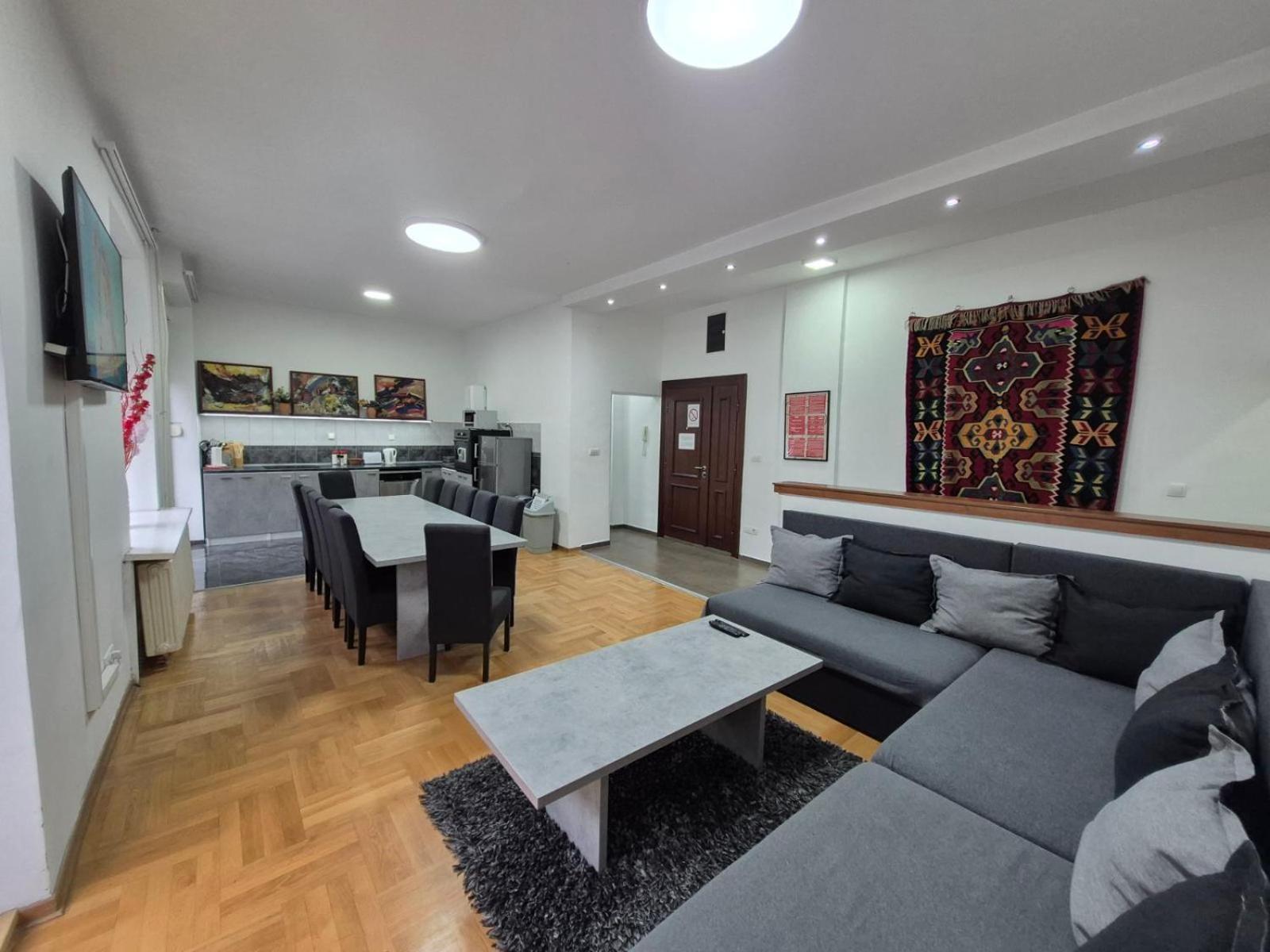 Authentic Belgrade Centre Apartments For Large Groups, Republic Square - Up To 47 People In 5 Apartments Room photo